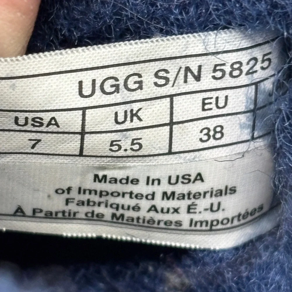 UGG Classic Short Boots Women Size 7 Navy Blue Suede Shearling 5825 Cozy‎
